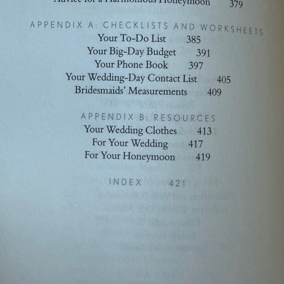 Ladies' Lot:  Two Jackie Kennedy Onassis Magazines and A Wedding Guide - Picture 13 of 13